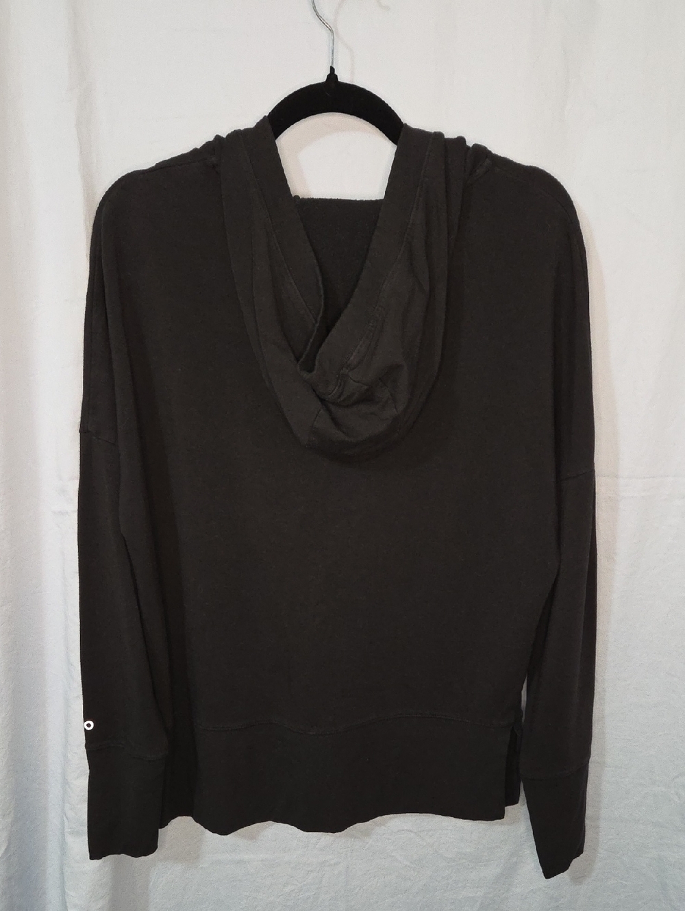 G514. Alo Yoga Fluid Tunic Hoodie in Black - Size M - Picture 5 of 7